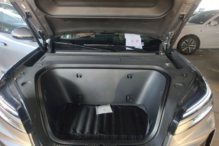 Used ONVO Luxeed L90 2025 Model—Ultra Six-Seater Version Engine Bay
