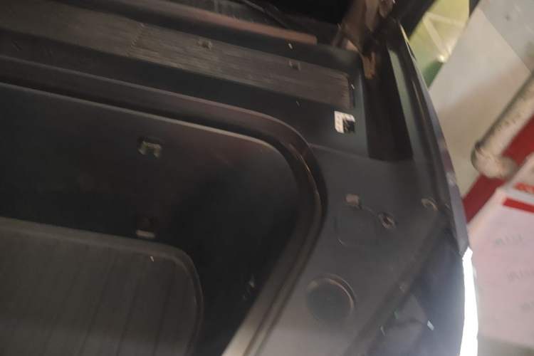 Used ONVO Luxeed L90 2025 Model—Ultra Six-Seater Version Engine Bay Left