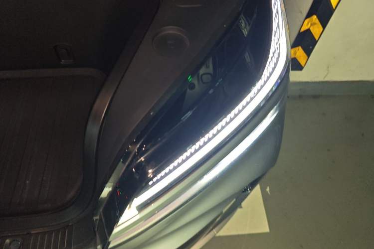 Used ONVO Luxeed L90 2025 Model—Black Knight Special Edition—Six-Seater Engine Bay Left