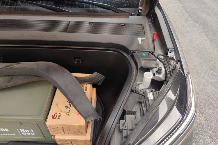 Used ONVO Luxeed L90 2025 Model—Ultra Six-Seater Version Engine Bay Left