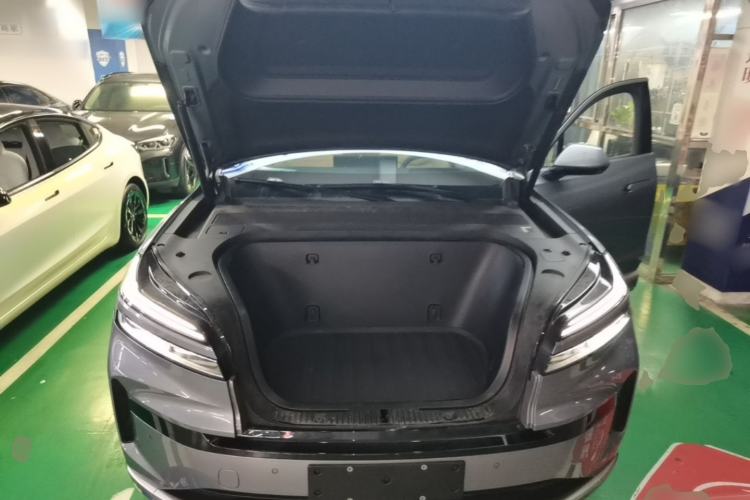 Used ONVO Luxeed L90 2025 Model—Max Six-Seater Version Engine Bay