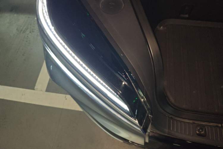 Used ONVO Luxeed L90 2025 Model—Black Knight Special Edition—Six-Seater Engine Bay Right