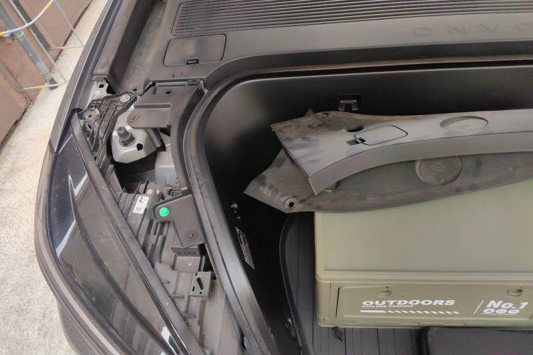 Used ONVO Luxeed L90 2025 Model—Ultra Six-Seater Version Engine Bay Right