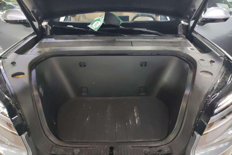Used ONVO Luxeed L90 2025 Model—Max Six-Seater Version Engine Bay