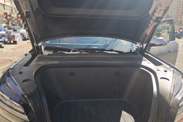 Used ONVO Luxeed L90 2025 Model—Max Six-Seater Version Engine Bay
