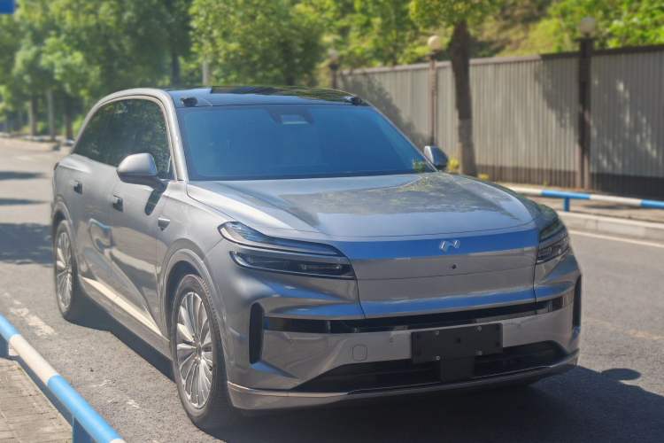 Used ONVO Luxeed L90 2025 Model—Max Six-Seater Version Exterior 2