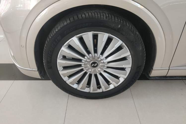 Used ONVO Luxeed L90 2025 Model—Ultra Six-Seater Version Exterior 4