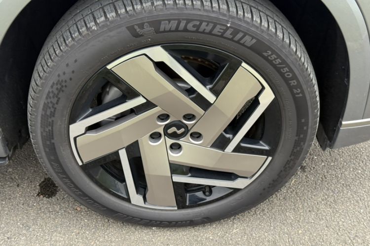 Used ONVO Luxeed L90 2025 Model—Pro Six-Seater Version Exterior 9