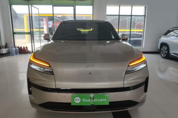 Used ONVO Luxeed L90 2025 Model—Ultra Six-Seater Version Front