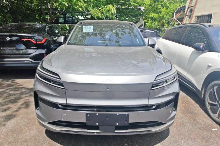 Used ONVO Luxeed L90 2025 Model—Max Six-Seater Version Front