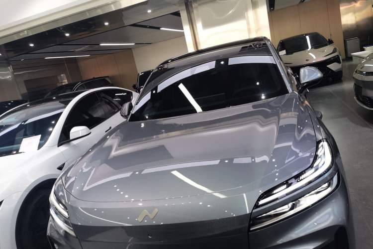 Used ONVO Luxeed L90 2025 Model—Ultra Six-Seater Version Front