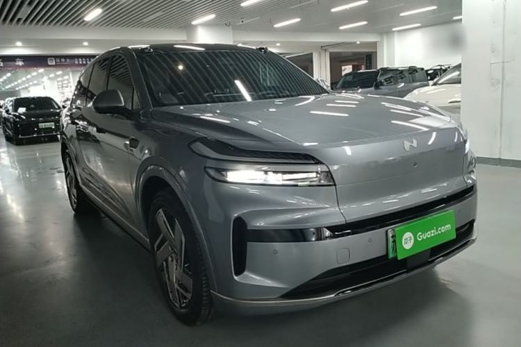 Used ONVO Luxeed L90 2025 Model—Max Six-Seater Version Front Right 45 Deg