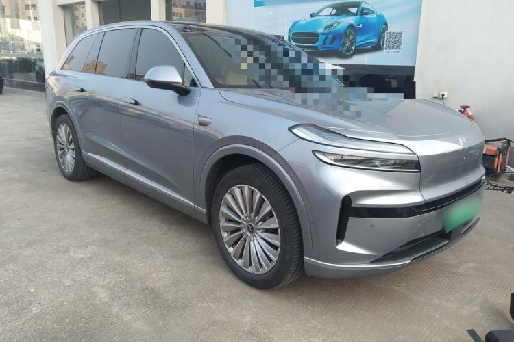 Used ONVO Luxeed L90 2025 Model—Max Six-Seater Version Front Right 45 Deg