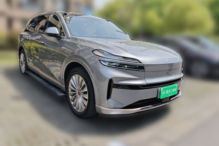 Used ONVO Luxeed L90 2025 Model—Ultra Six-Seater Version Front Right 45 Deg