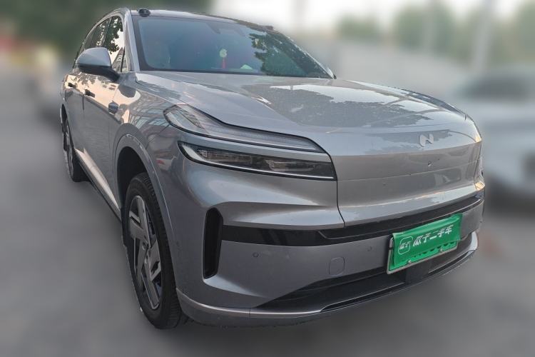 Used ONVO Luxeed L90 2025 Model—Ultra Six-Seater Version Front Right 45 Deg