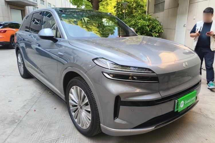Used ONVO Luxeed L90 2025 Model—Ultra Six-Seater Version Front Right 45 Deg