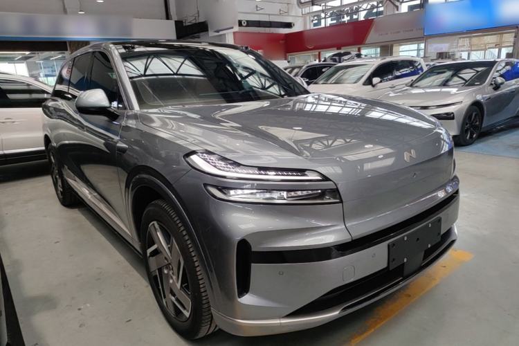 Used ONVO Luxeed L90 2025 Model—Pro Six-Seater Version Front Right 45 Deg