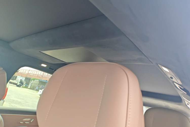 Used ONVO Luxeed L90 2025 Model—Ultra Six-Seater Version Headliner