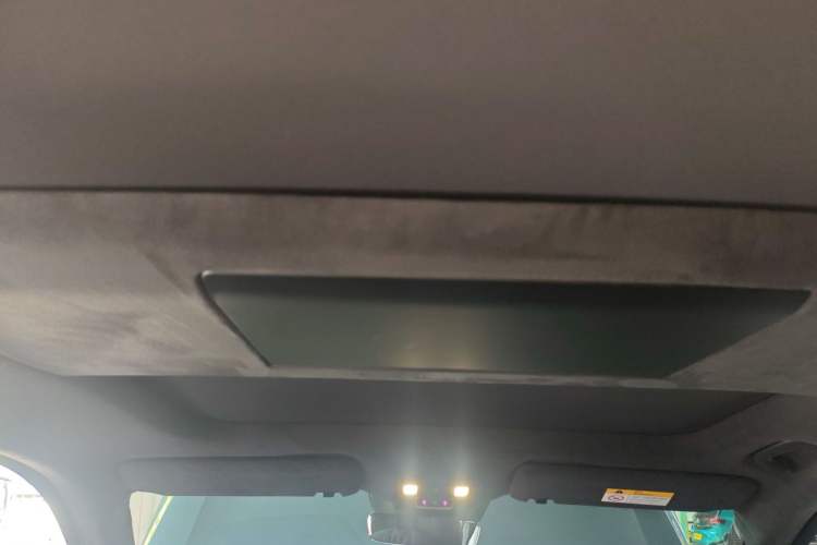 Used ONVO Luxeed L90 2025 Model—Ultra Six-Seater Version Headliner