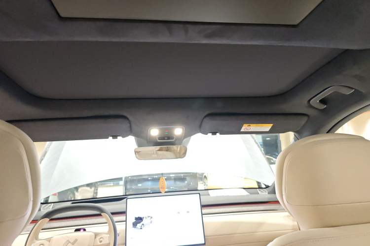 Used ONVO Luxeed L90 2025 Model—Ultra Six-Seater Version Headliner