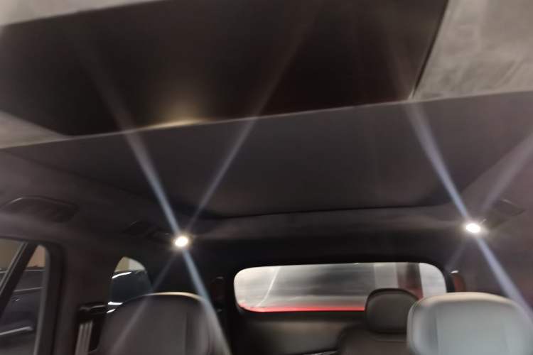 Used ONVO Luxeed L90 2025 Model—Ultra Six-Seater Version Headliner
