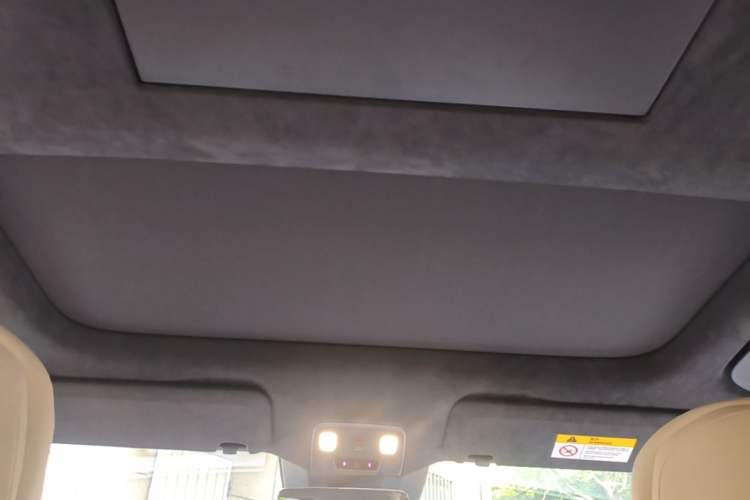 Used ONVO Luxeed L90 2025 Model—Ultra Six-Seater Version Headliner