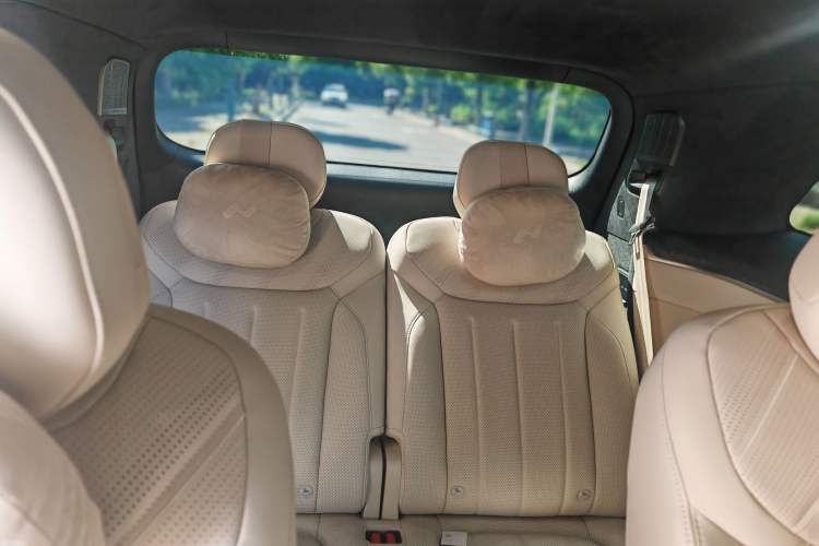 Used ONVO Luxeed L90 2025 Model—Max Six-Seater Version Interior 1