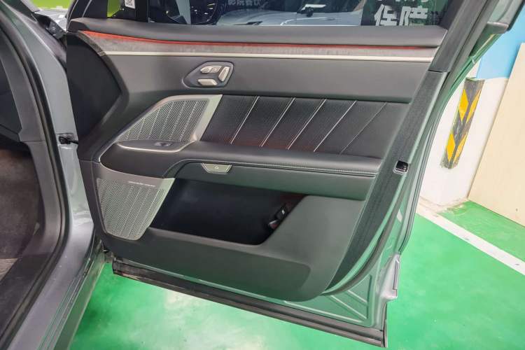 Used ONVO Luxeed L90 2025 Model—Pro Six-Seater Version Interior 10