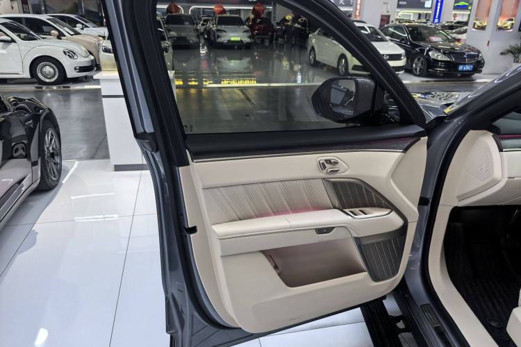 Used ONVO Luxeed L90 2025 Model—Ultra Six-Seater Version Interior 12
