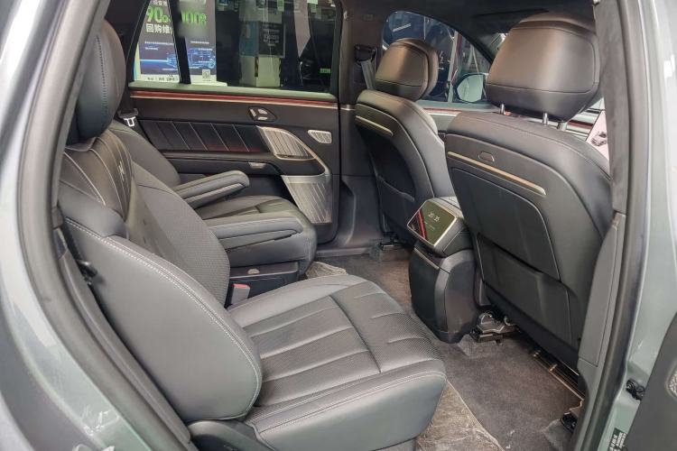 Used ONVO Luxeed L90 2025 Model—Pro Six-Seater Version Interior 12