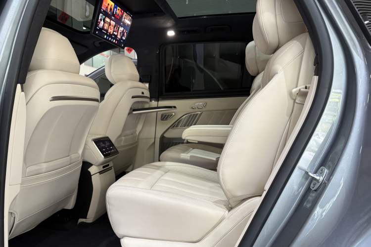 Used ONVO Luxeed L90 2025 Model—Ultra Six-Seater Version Interior 2
