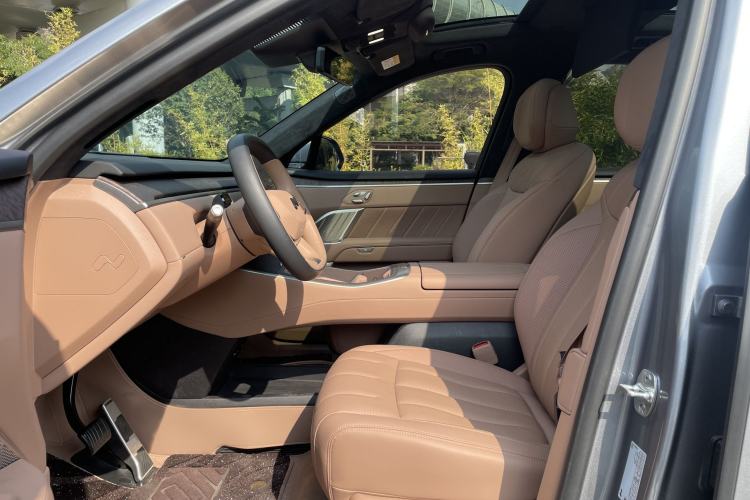 Used ONVO Luxeed L90 2025 Model—Ultra Six-Seater Version Interior 3