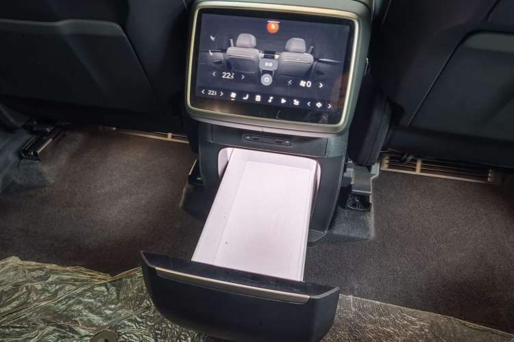 Used ONVO Luxeed L90 2025 Model—Pro Six-Seater Version Interior 3