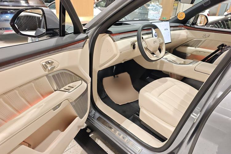 Used ONVO Luxeed L90 2025 Model—Ultra Six-Seater Version Interior 3