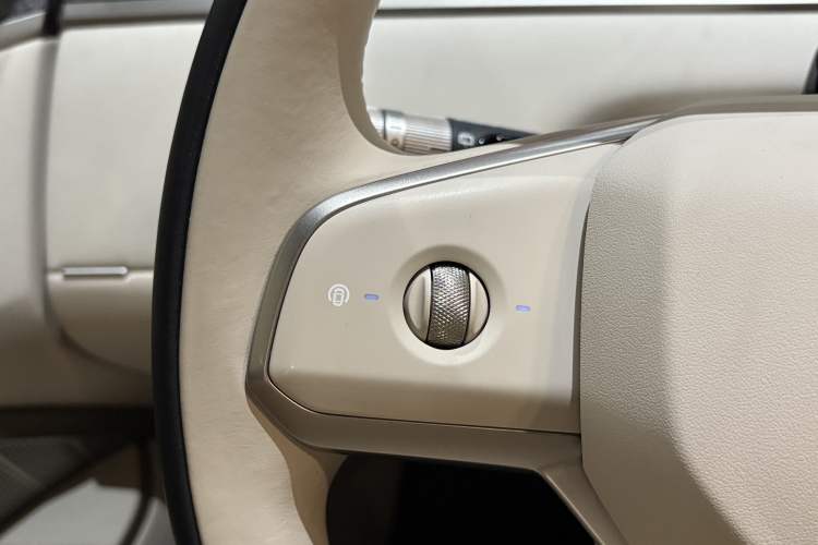 Used ONVO Luxeed L90 2025 Model—Ultra Six-Seater Version Interior 5