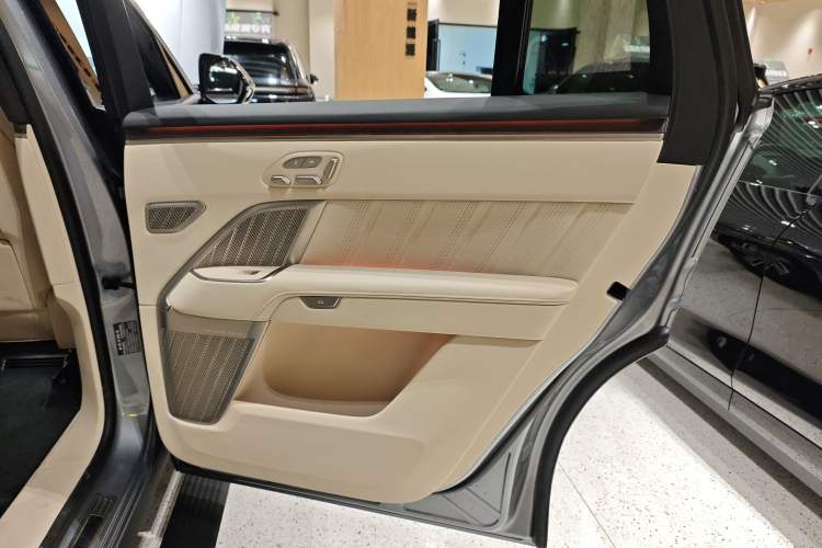 Used ONVO Luxeed L90 2025 Model—Ultra Six-Seater Version Interior 6