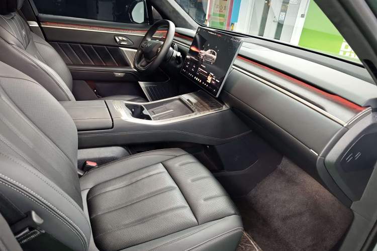 Used ONVO Luxeed L90 2025 Model—Pro Six-Seater Version Interior 8