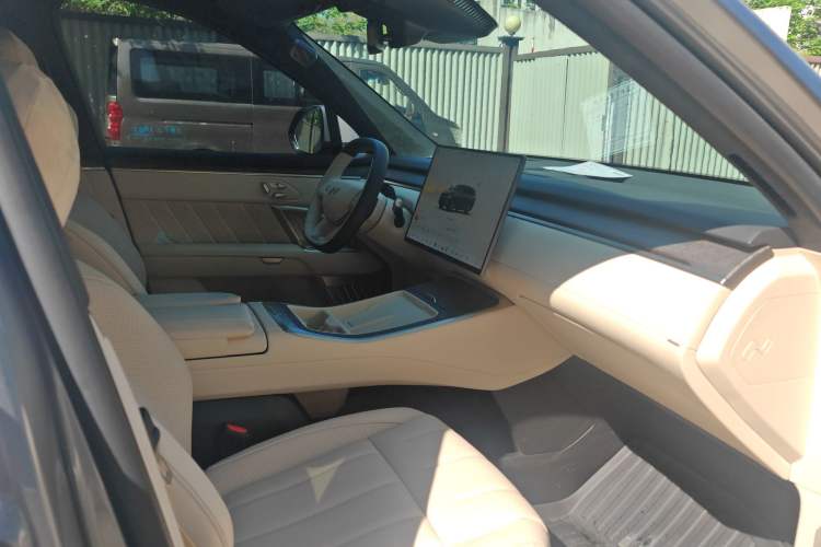 Used ONVO Luxeed L90 2025 Model—Max Six-Seater Version Interior 8