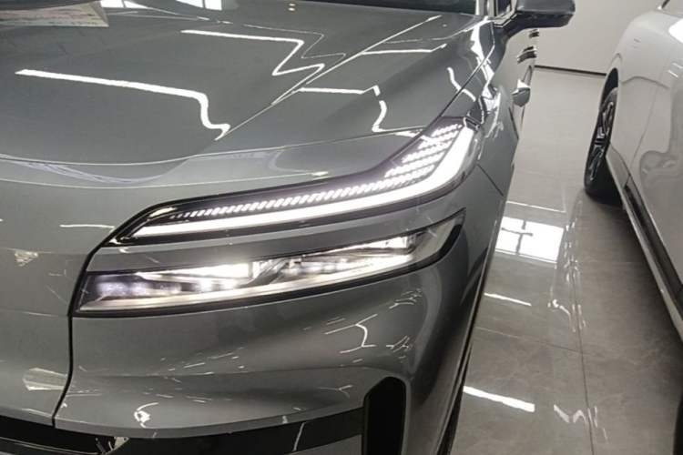 Used ONVO Luxeed L90 2025 Model—Max Six-Seater Version Left Front Headlight
