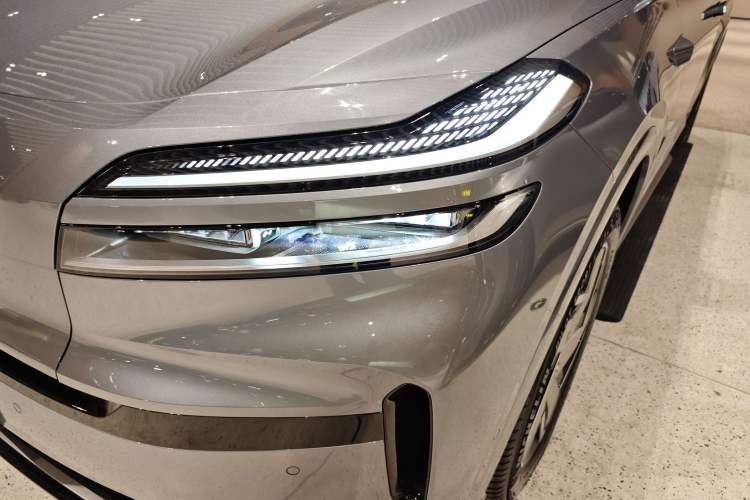 Used ONVO Luxeed L90 2025 Model—Ultra Six-Seater Version Left Front Headlight