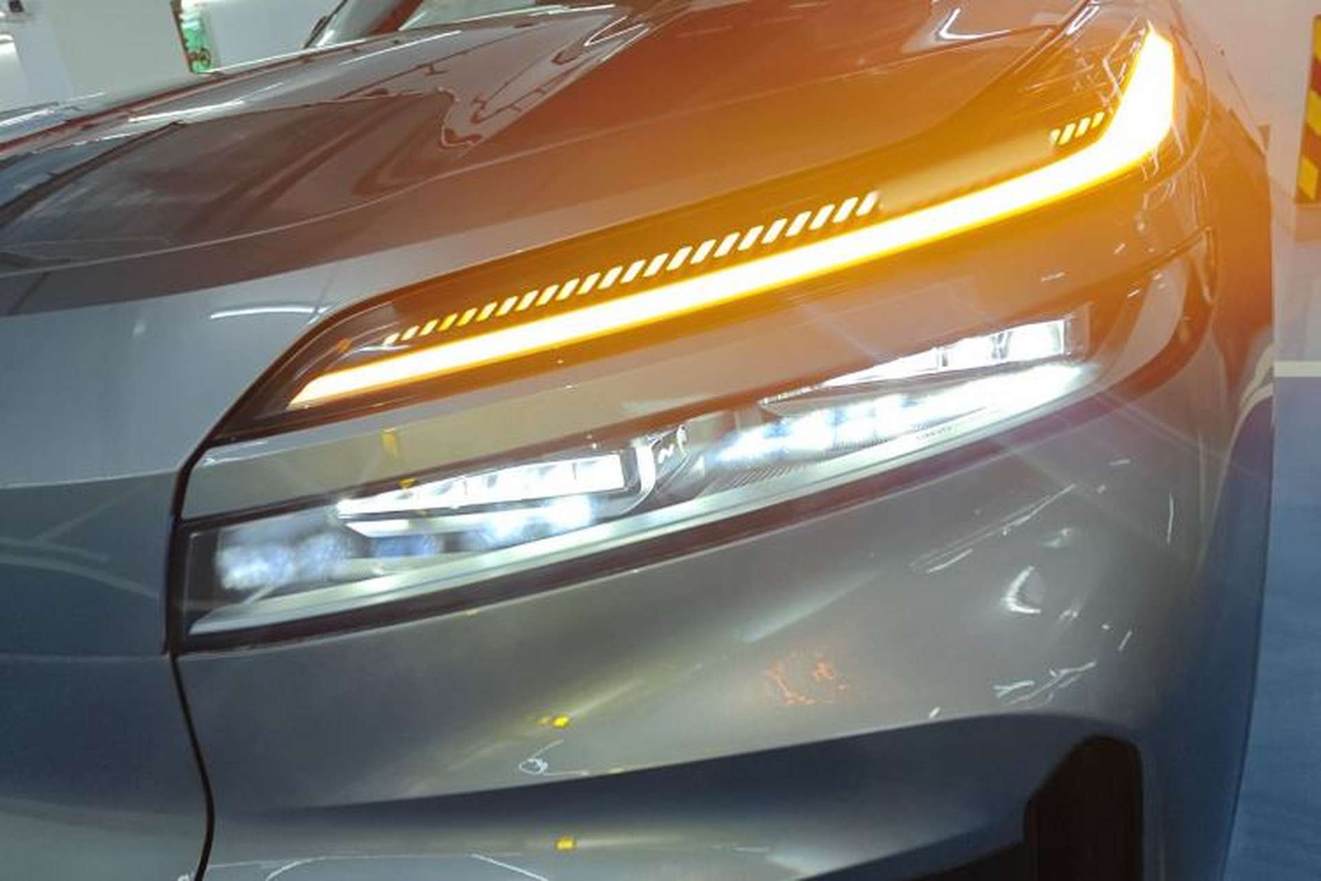 Used ONVO Luxeed L90 2025 Model—Ultra Six-Seater Version Left Front Headlight