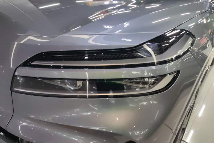 Used ONVO Luxeed L90 2025 Model—Max Six-Seater Version Left Front Headlight