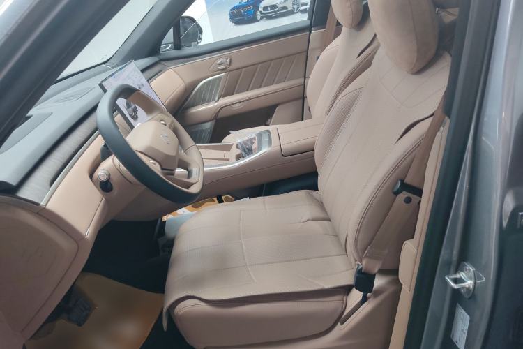 Used ONVO Luxeed L90 2025 Model—Max Six-Seater Version Left Front Seat
