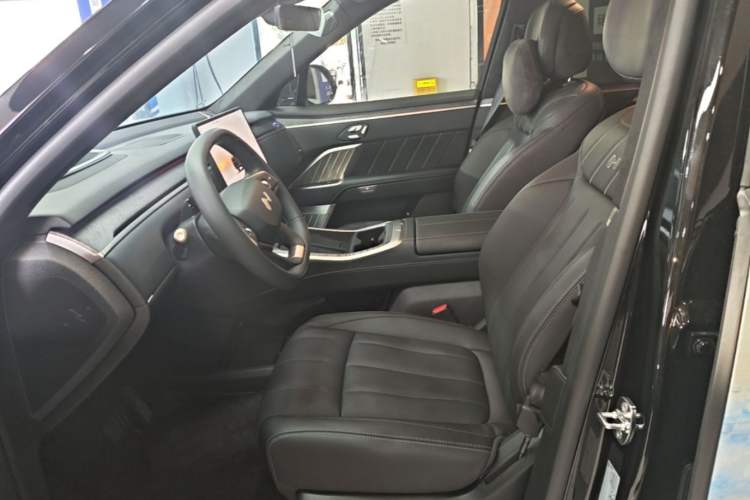 Used ONVO Luxeed L90 2025 Model—Max Six-Seater Version Left Front Seat