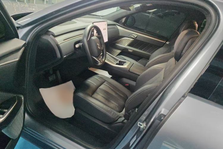 Used ONVO Luxeed L90 2025 Model—Pro Six-Seater Version Left Front Seat