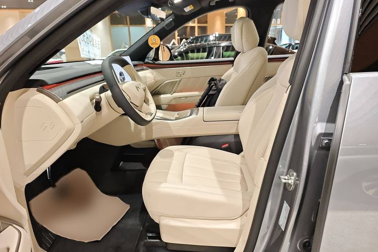 Used ONVO Luxeed L90 2025 Model—Ultra Six-Seater Version Left Front Seat