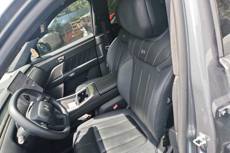 Used ONVO Luxeed L90 2025 Model—Max Six-Seater Version Left Front Seat