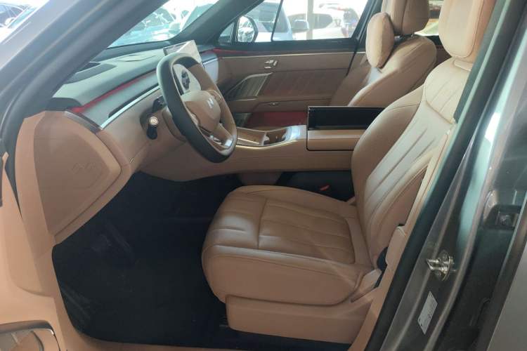 Used ONVO Luxeed L90 2025 Model—Ultra Six-Seater Version Left Front Seat