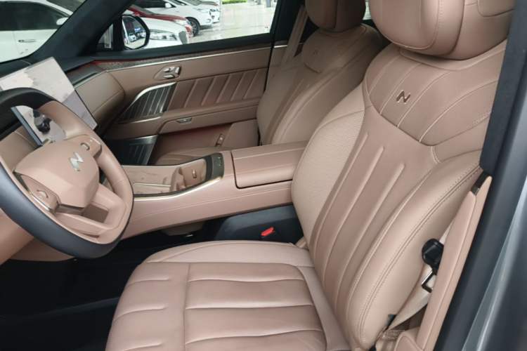 Used ONVO Luxeed L90 2025 Model—Max Six-Seater Version Left Front Seat