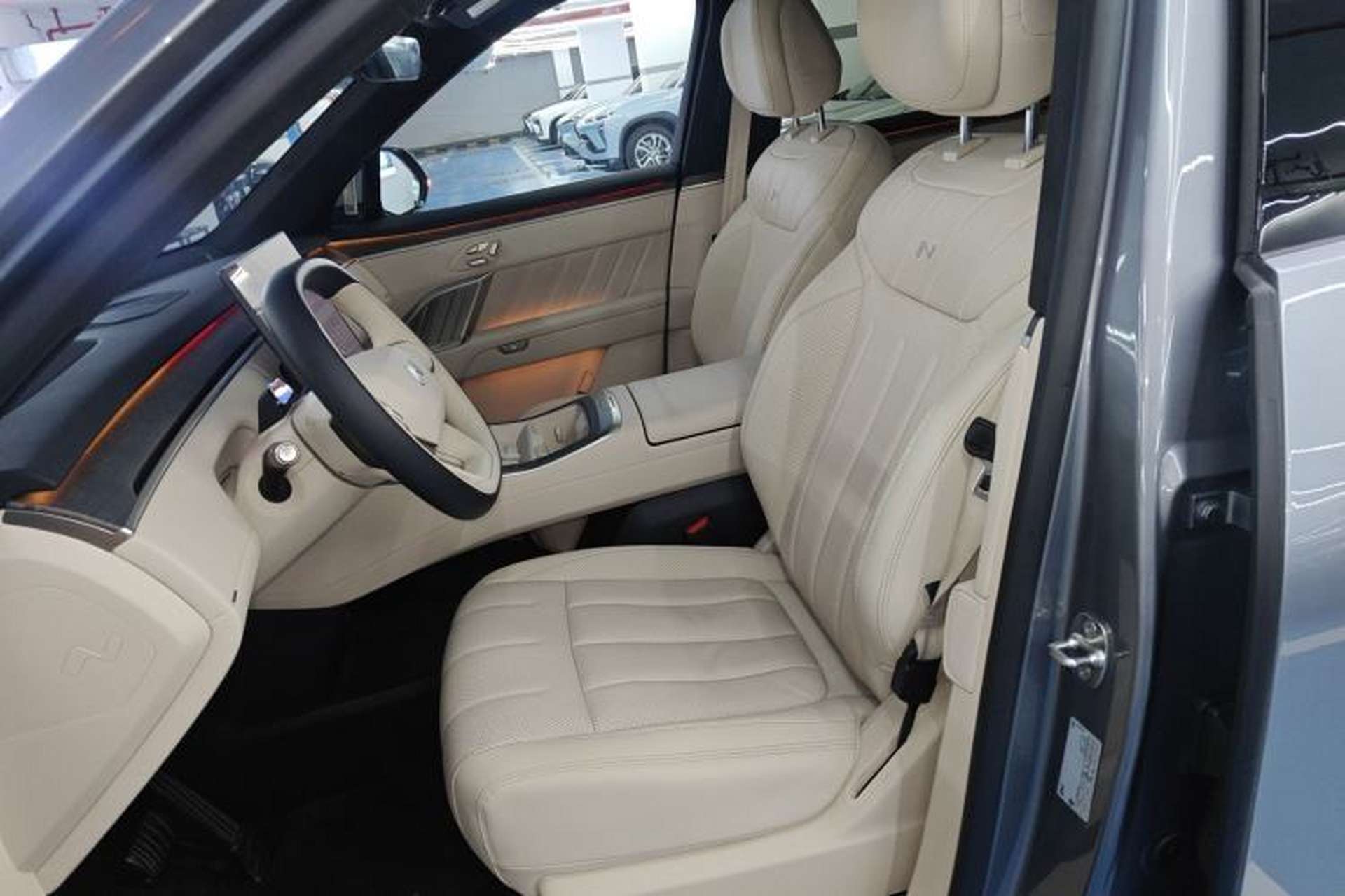 Used ONVO Luxeed L90 2025 Model—Ultra Six-Seater Version Left Front Seat